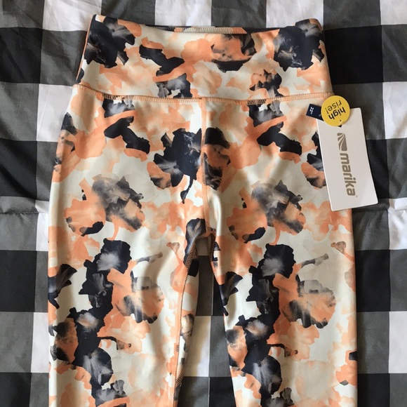 NWT New MARIKA Gaby Floral HIGH WAIST Orange Gray White Capri Yoga Leggings Sz M - Picture 5 of 16